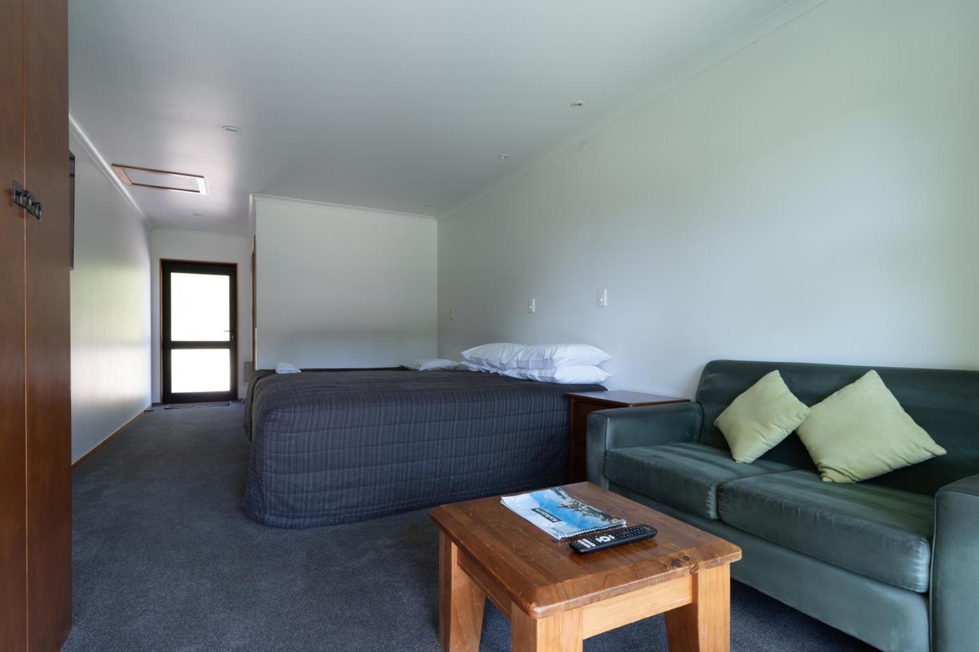 Donegal House Hotel Kaikoura Kültér fotó
